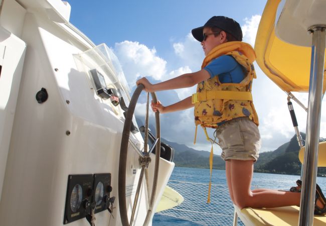 Bateau à Vaitape - Catamaran Croisière 3 nuits à BORA BORA Bateau à Vaitape - Catamaran Croisière 3 nuits à BORA BORA