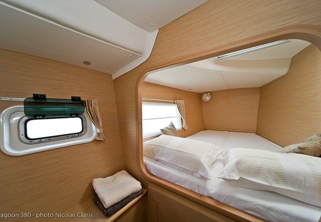 Bateau à Vaitape - Catamaran Croisière 3 nuits à BORA BORA Bateau à Vaitape - Catamaran Croisière 3 nuits à BORA BORA