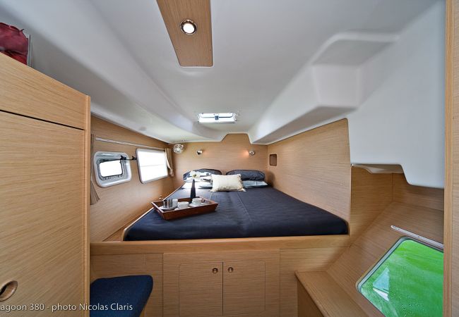 Bateau à Vaitape - Catamaran Croisière 3 nuits à BORA BORA Bateau à Vaitape - Catamaran Croisière 3 nuits à BORA BORA