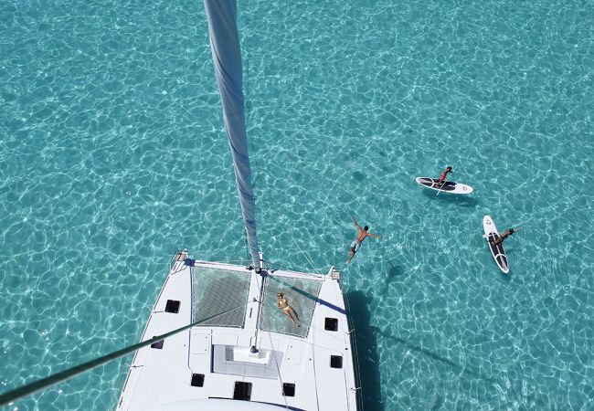 Bateau à Vaitape - Catamaran Croisière 3 nuits à BORA BORA Bateau à Vaitape - Catamaran Croisière 3 nuits à BORA BORA