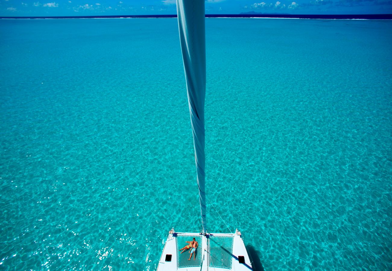 Bateau à Vaitape - Catamaran Croisière 3 nuits à BORA BORA Bateau à Vaitape - Catamaran Croisière 3 nuits à BORA BORA
