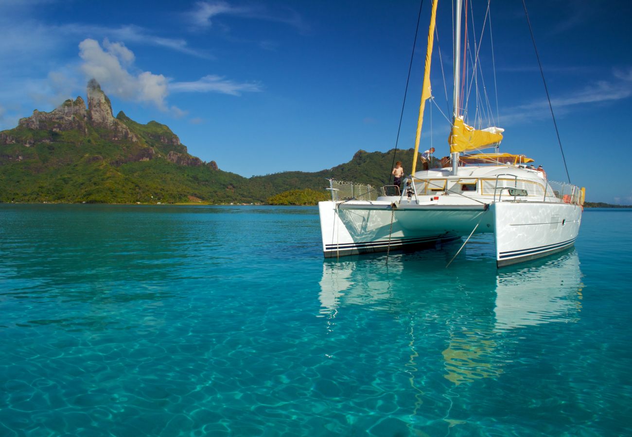 Bateau à Vaitape - Catamaran Croisière 3 nuits à BORA BORA Bateau à Vaitape - Catamaran Croisière 3 nuits à BORA BORA
