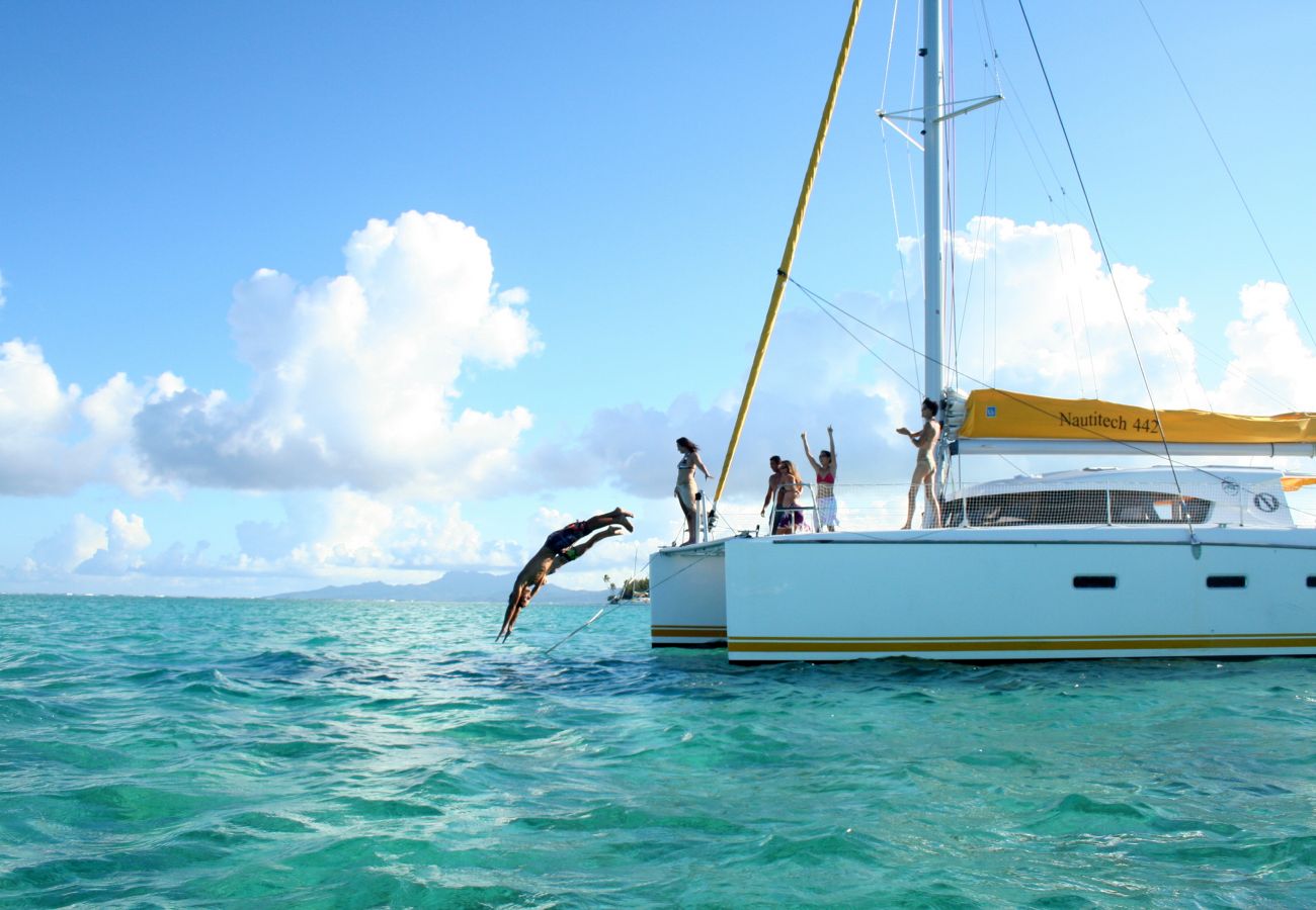 Bateau à Vaitape - Catamaran Croisière 3 nuits à BORA BORA Bateau à Vaitape - Catamaran Croisière 3 nuits à BORA BORA