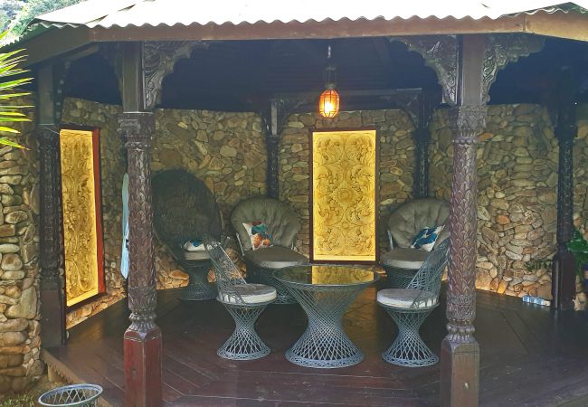 Bungalow in Papetoai - Lagoon Bougainvilla - Robinson's Cove Bungalow in Papetoai - Lagoon Bougainvilla - Robinson's Cove